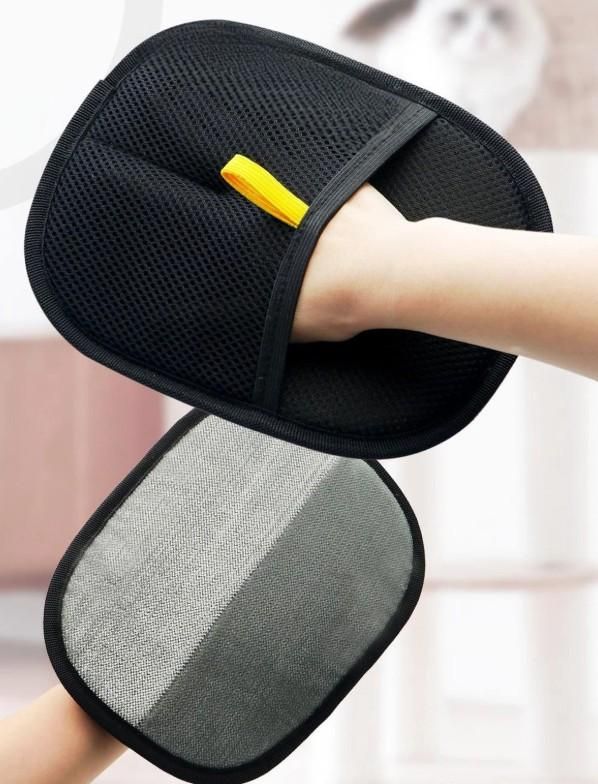 Pet hair removal glove. Pet brush. All in one!